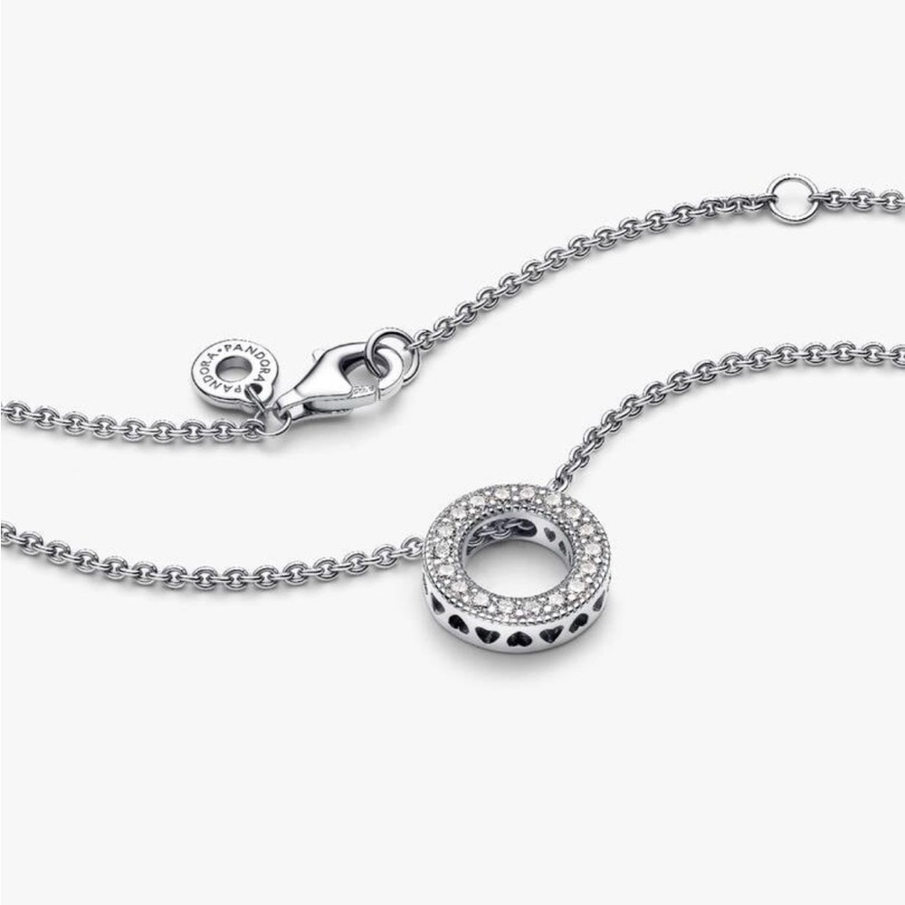 Pandora Signature Reversible Pavé & Logo Circle Necklace - Picture 5 of 9